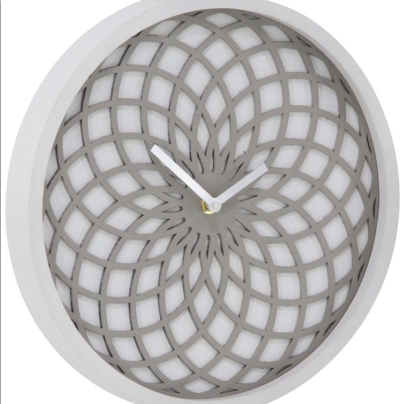 Wall Clock - Lattice inspired design 12 in white - Picture 5 of 6